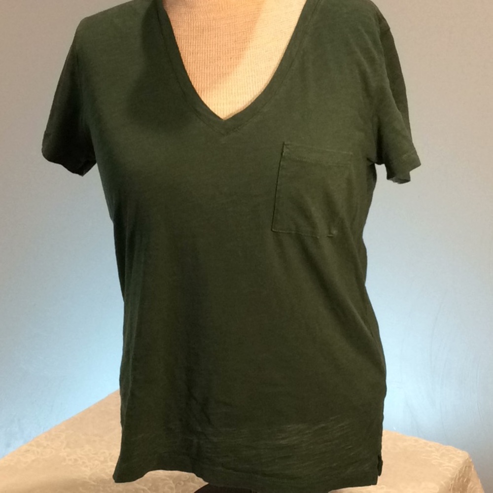 Madewell Whisper v-neck cotton tee, forest green M